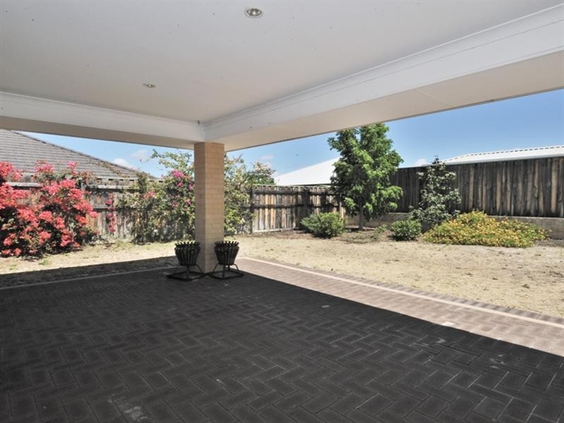 5 Blendon Avenue, Ellenbrook WA 6069