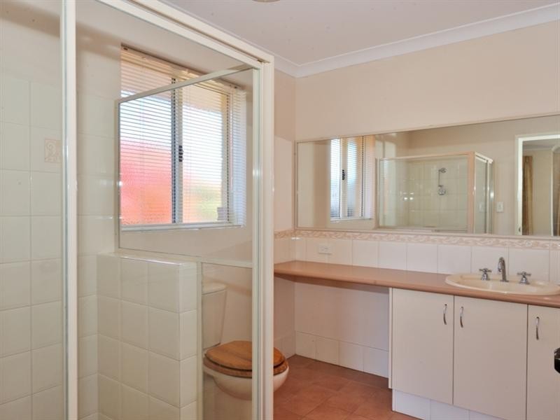5 Blendon Avenue, Ellenbrook WA 6069