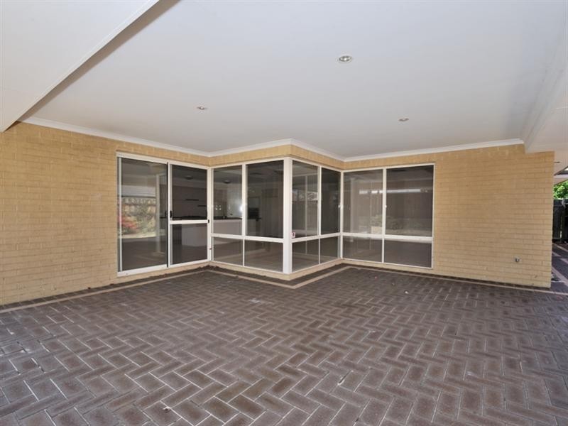 5 Blendon Avenue, Ellenbrook WA 6069