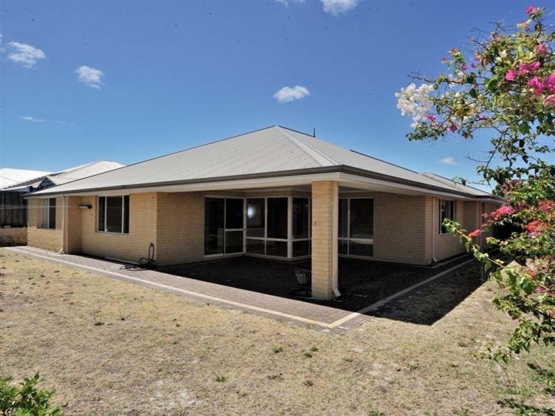 5 Blendon Avenue, Ellenbrook WA 6069