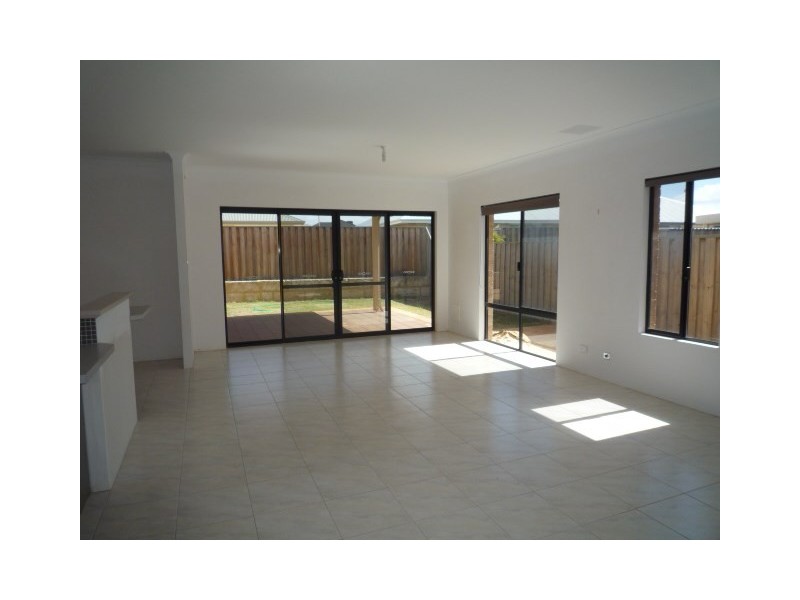 12 Harberton Parkway, Ellenbrook WA 6069