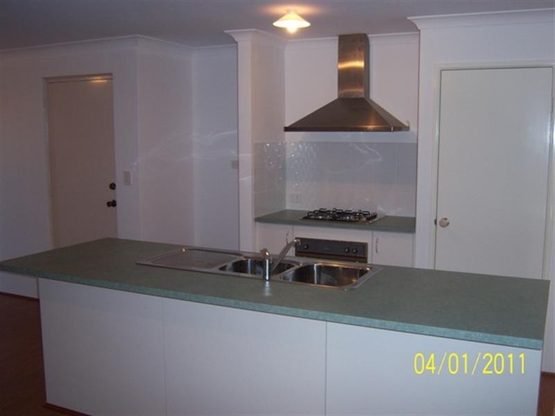 8 Belsar Link, Ellenbrook WA 6069