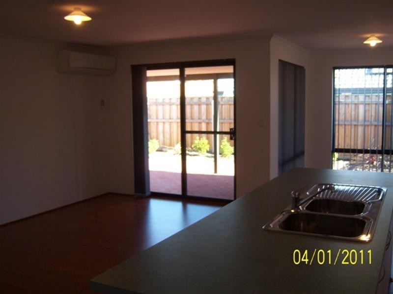 8 Belsar Link, Ellenbrook WA 6069