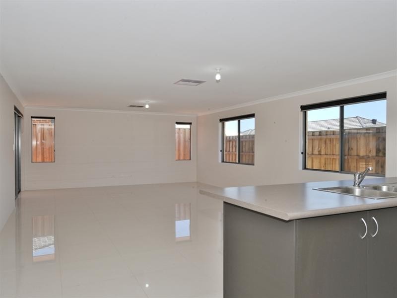 12 Solway Brace, Ellenbrook WA 6069