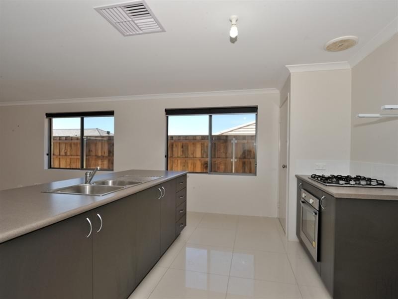12 Solway Brace, Ellenbrook WA 6069