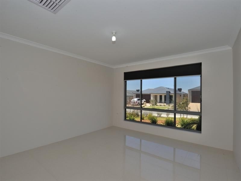 12 Solway Brace, Ellenbrook WA 6069