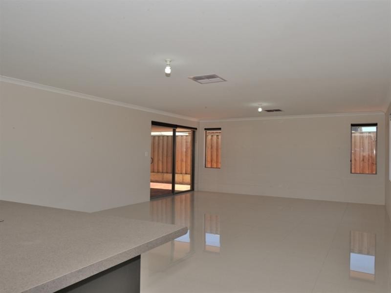 12 Solway Brace, Ellenbrook WA 6069