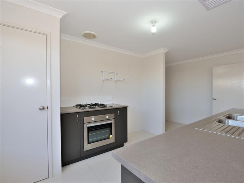 12 Solway Brace, Ellenbrook WA 6069