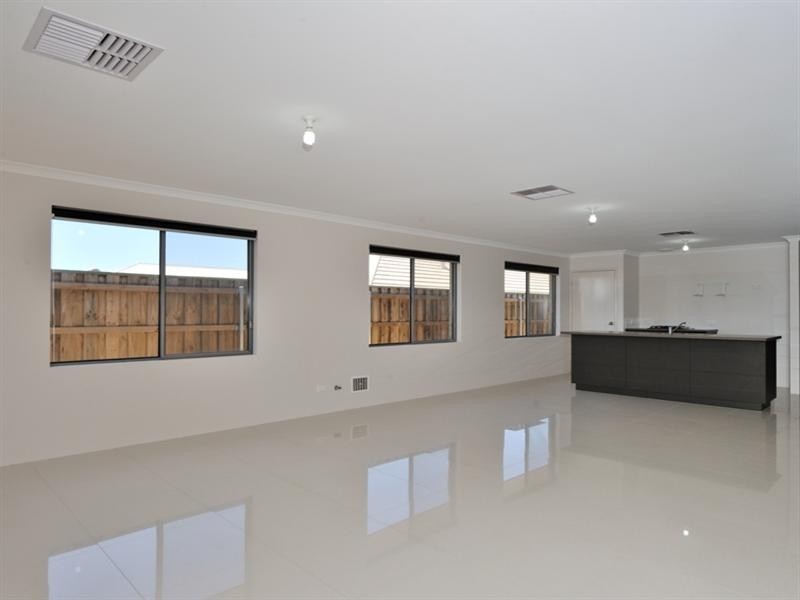 12 Solway Brace, Ellenbrook WA 6069