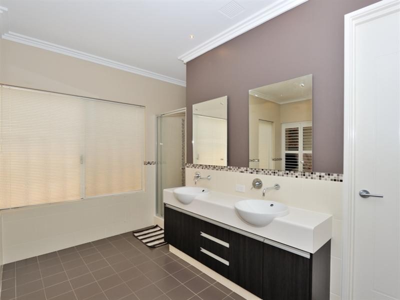 23 Longview Way, The Vines WA 6069
