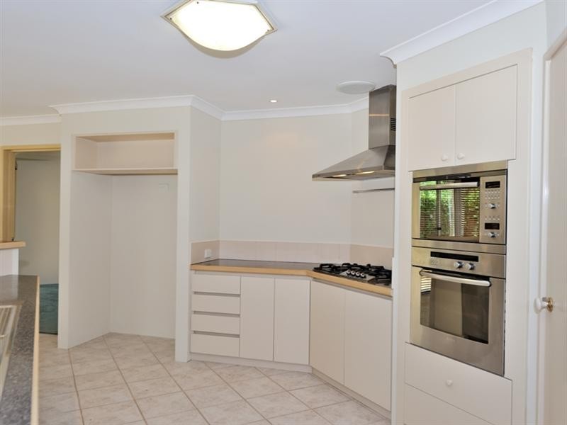12 Chandon Terrace, The Vines WA 6069