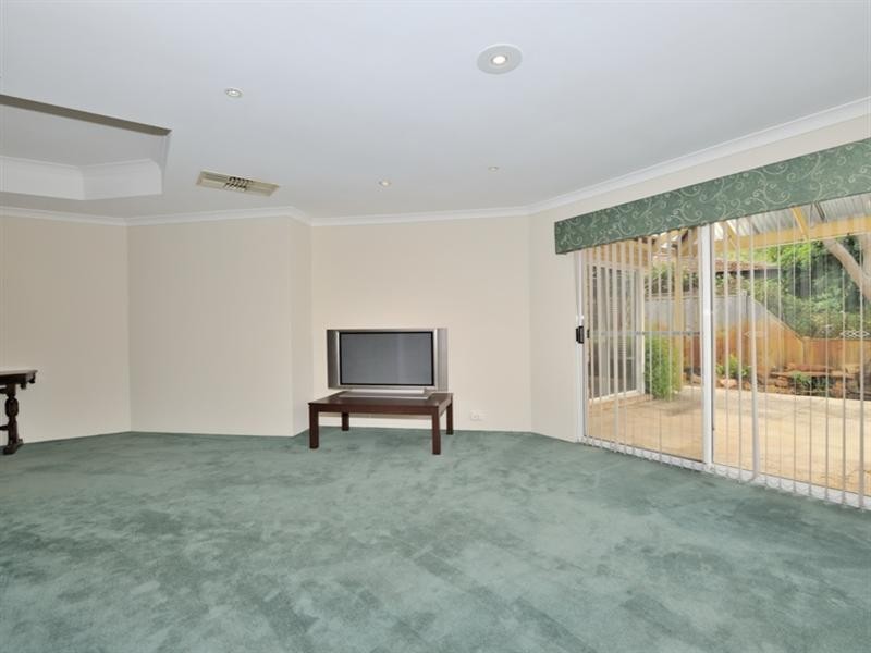 12 Chandon Terrace, The Vines WA 6069