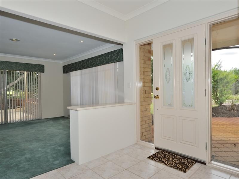12 Chandon Terrace, The Vines WA 6069