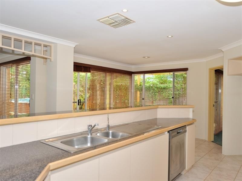 12 Chandon Terrace, The Vines WA 6069