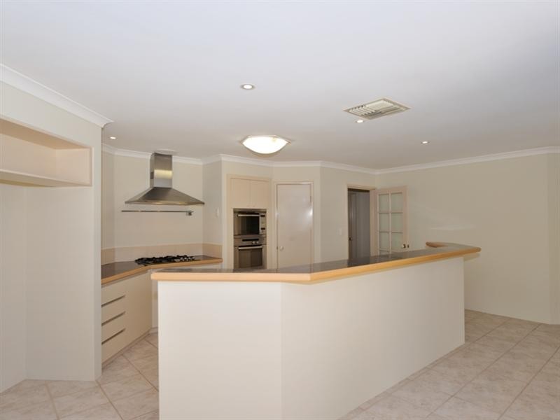12 Chandon Terrace, The Vines WA 6069