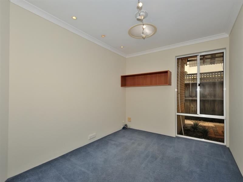 12 Chandon Terrace, The Vines WA 6069