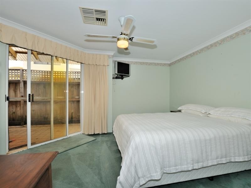 12 Chandon Terrace, The Vines WA 6069