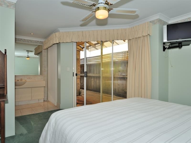 12 Chandon Terrace, The Vines WA 6069