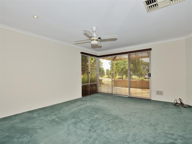 12 Chandon Terrace, The Vines WA 6069