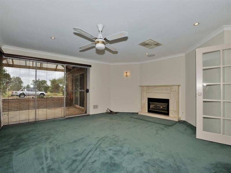 12 Chandon Terrace, The Vines WA 6069