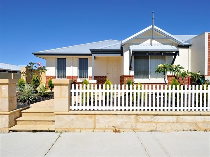 34 Harberton Parkway, Ellenbrook WA 6069