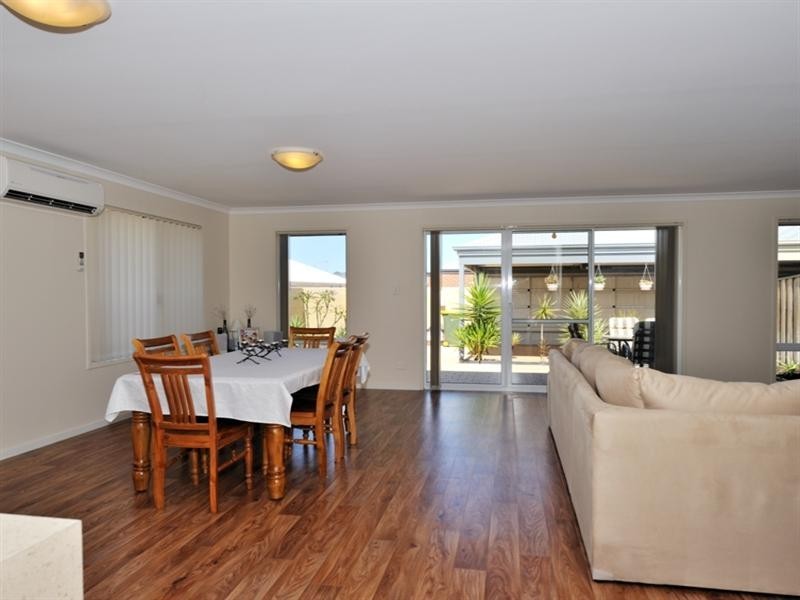 34 Harberton Parkway, Ellenbrook WA 6069