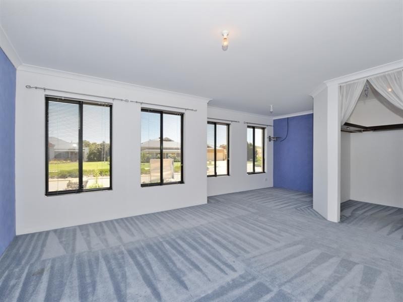 358 Vines Avenue, The Vines WA 6069