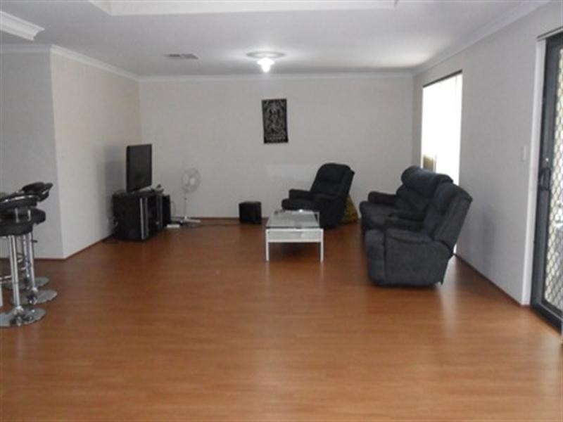 8 Addingham Drive, Ellenbrook WA 6069