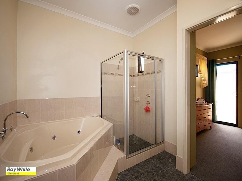 44 Mona Vale Loop, Ellenbrook WA 6069