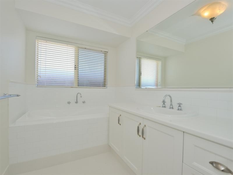 4 Figaro Link, The Vines WA 6069