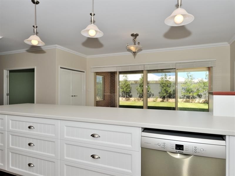 4 Figaro Link, The Vines WA 6069