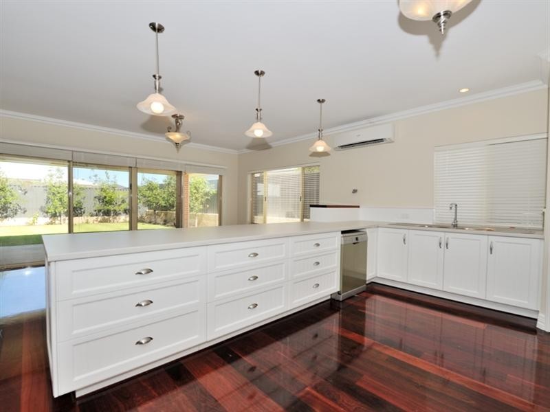 4 Figaro Link, The Vines WA 6069