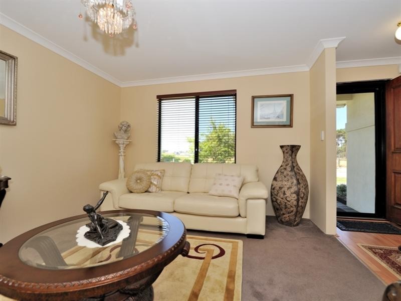 75 Vaucluse Crescent, Ellenbrook WA 6069