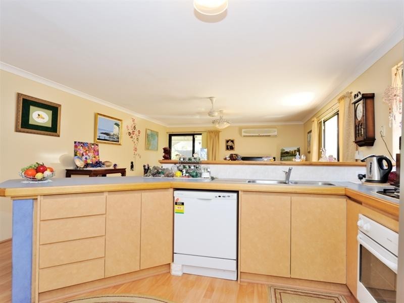 75 Vaucluse Crescent, Ellenbrook WA 6069