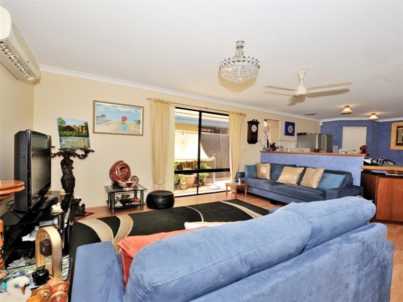 75 Vaucluse Crescent, Ellenbrook WA 6069