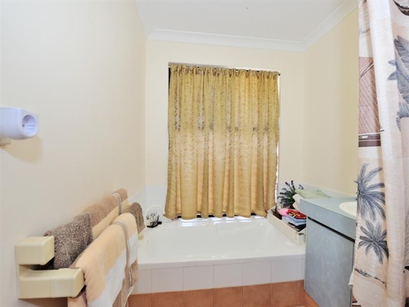 75 Vaucluse Crescent, Ellenbrook WA 6069