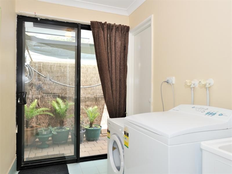 75 Vaucluse Crescent, Ellenbrook WA 6069