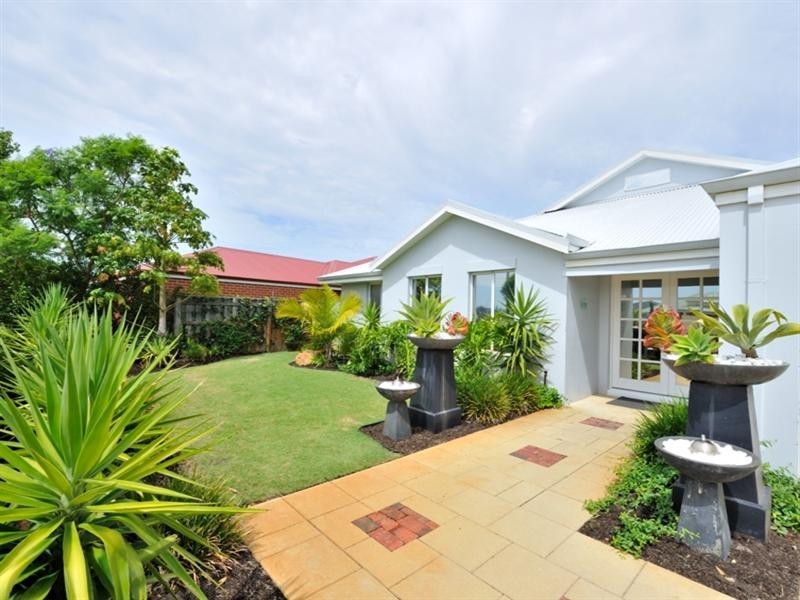26 Welara Circle, Henley Brook WA 6055