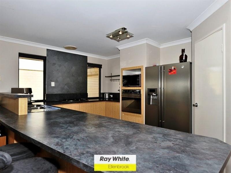 5 Woburn Park Avenue, Ellenbrook WA 6069