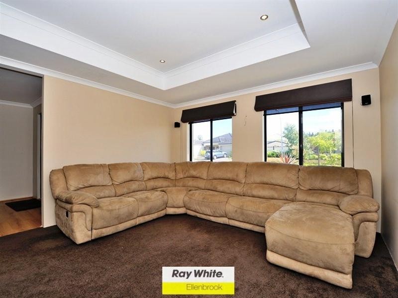 5 Woburn Park Avenue, Ellenbrook WA 6069