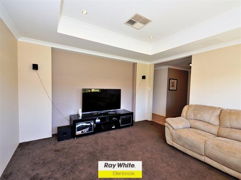 5 Woburn Park Avenue, Ellenbrook WA 6069