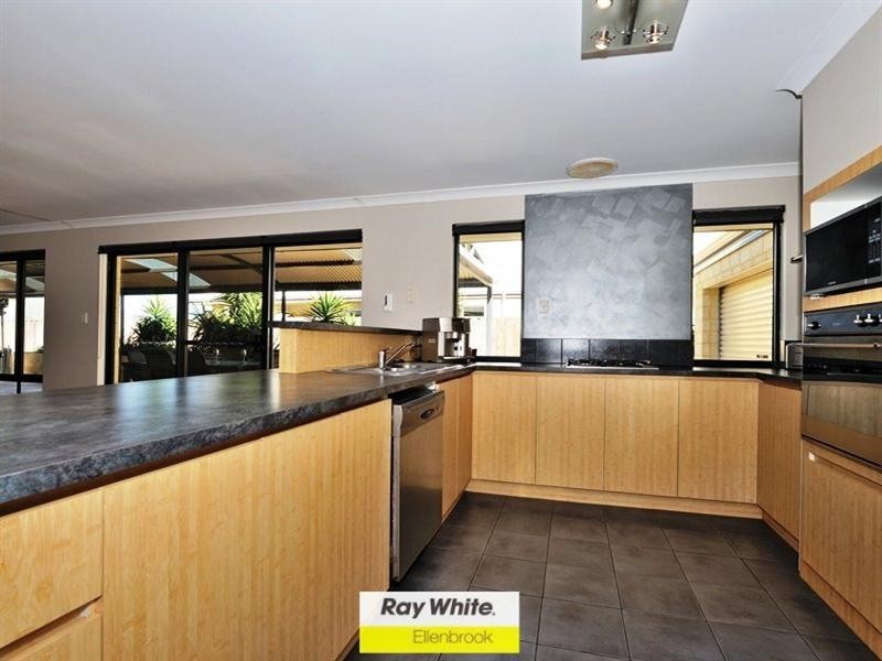 5 Woburn Park Avenue, Ellenbrook WA 6069