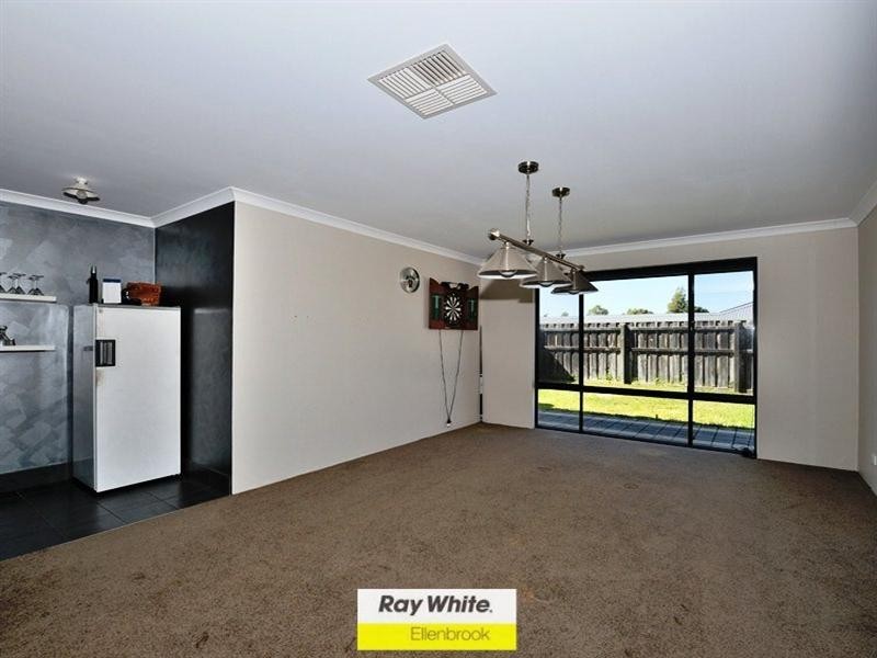 5 Woburn Park Avenue, Ellenbrook WA 6069