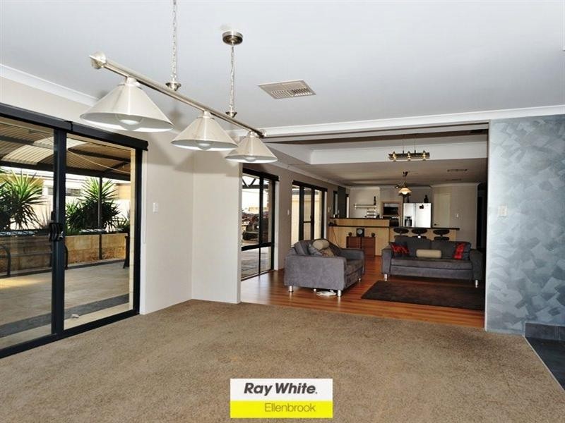 5 Woburn Park Avenue, Ellenbrook WA 6069