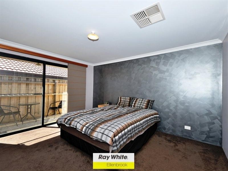 5 Woburn Park Avenue, Ellenbrook WA 6069