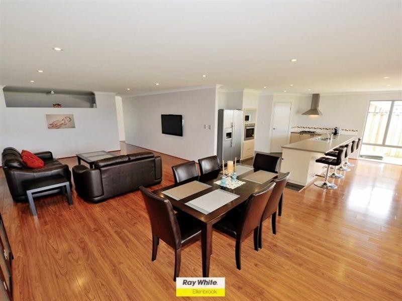 10 Hedlow Way, Ellenbrook WA 6069