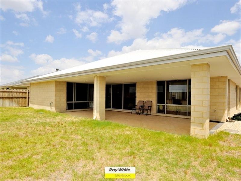 10 Hedlow Way, Ellenbrook WA 6069
