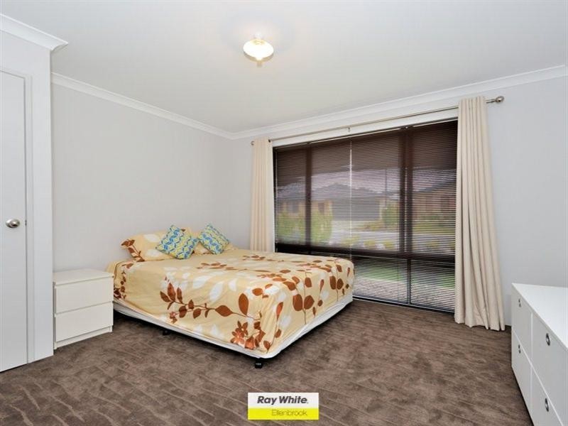 10 Hedlow Way, Ellenbrook WA 6069