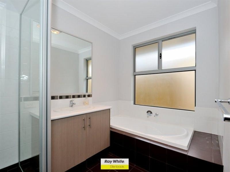 10 Hedlow Way, Ellenbrook WA 6069