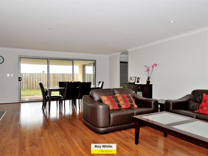 10 Hedlow Way, Ellenbrook WA 6069
